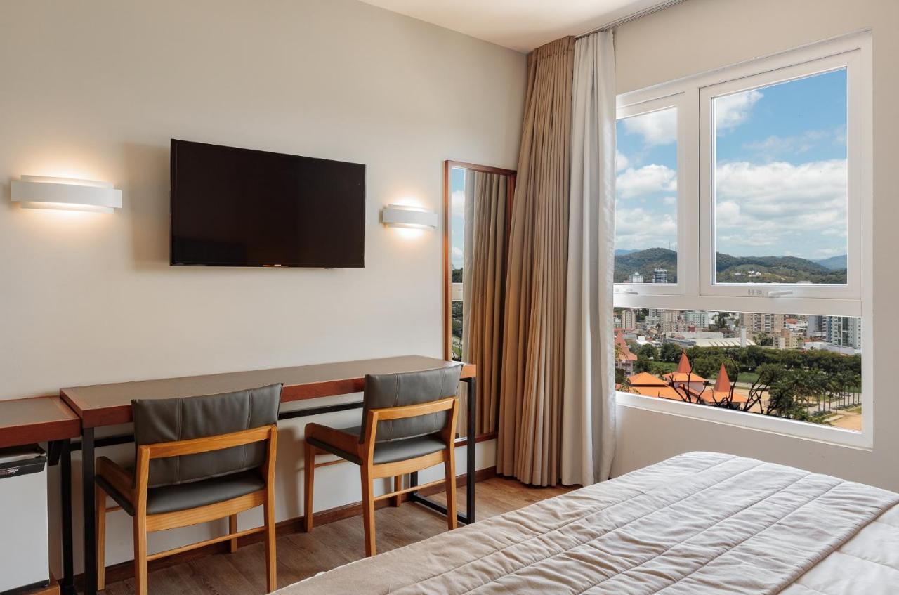 Monthez Hotel & Eventos Brusque Dış mekan fotoğraf
